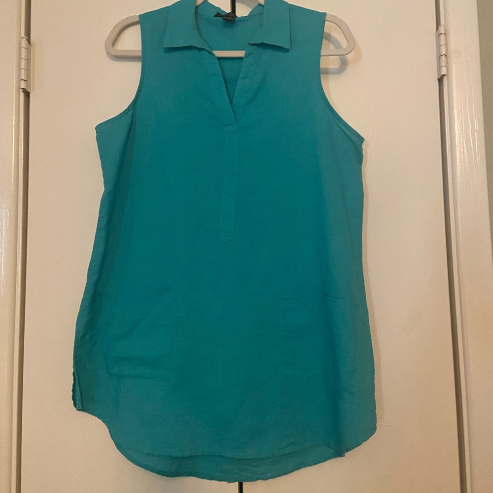 August Silk Sleeveless Tunic top with pockets!
